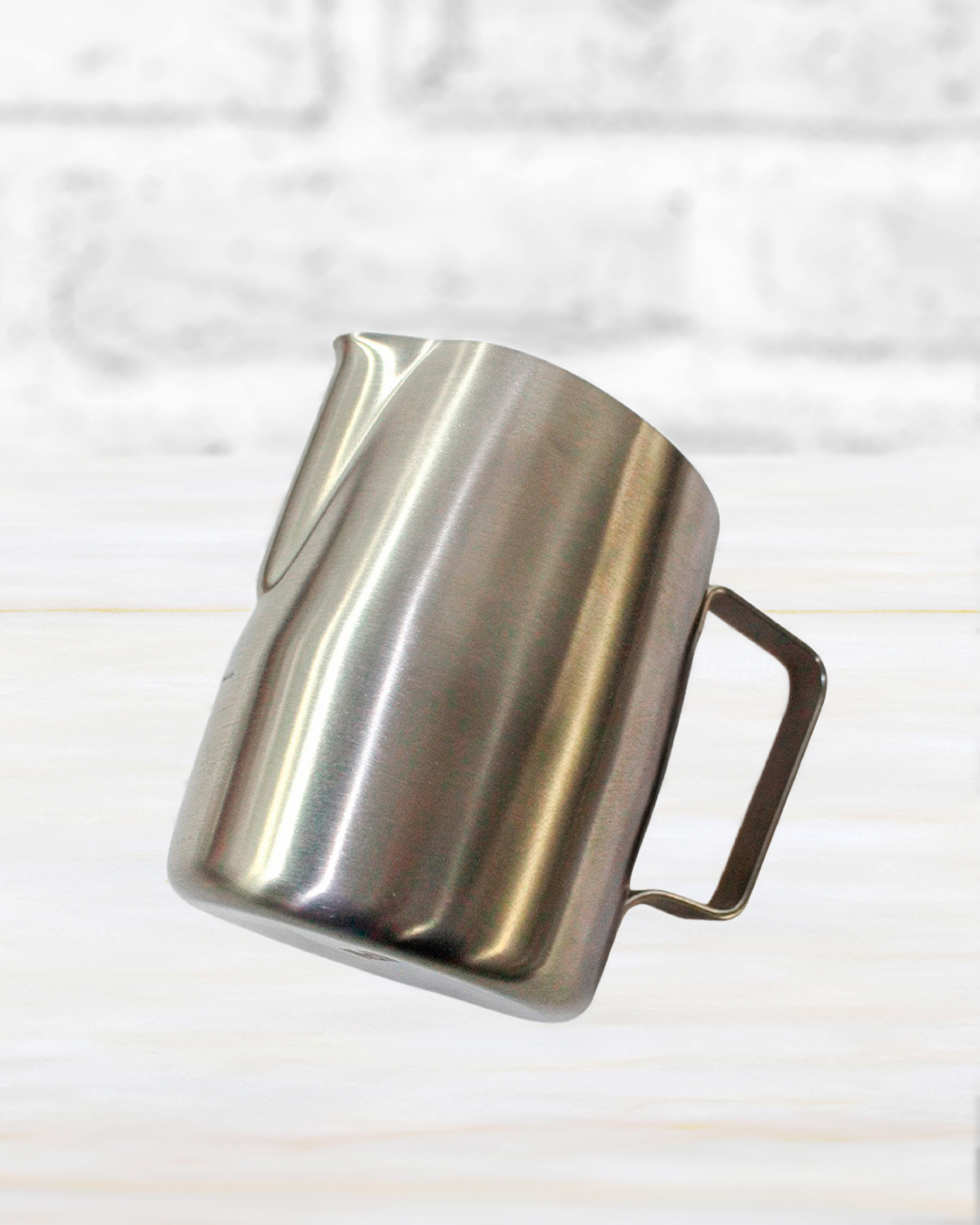 20OZ FREE POUR COMPETITION WPM PITCHER - BRUSHED SILVER