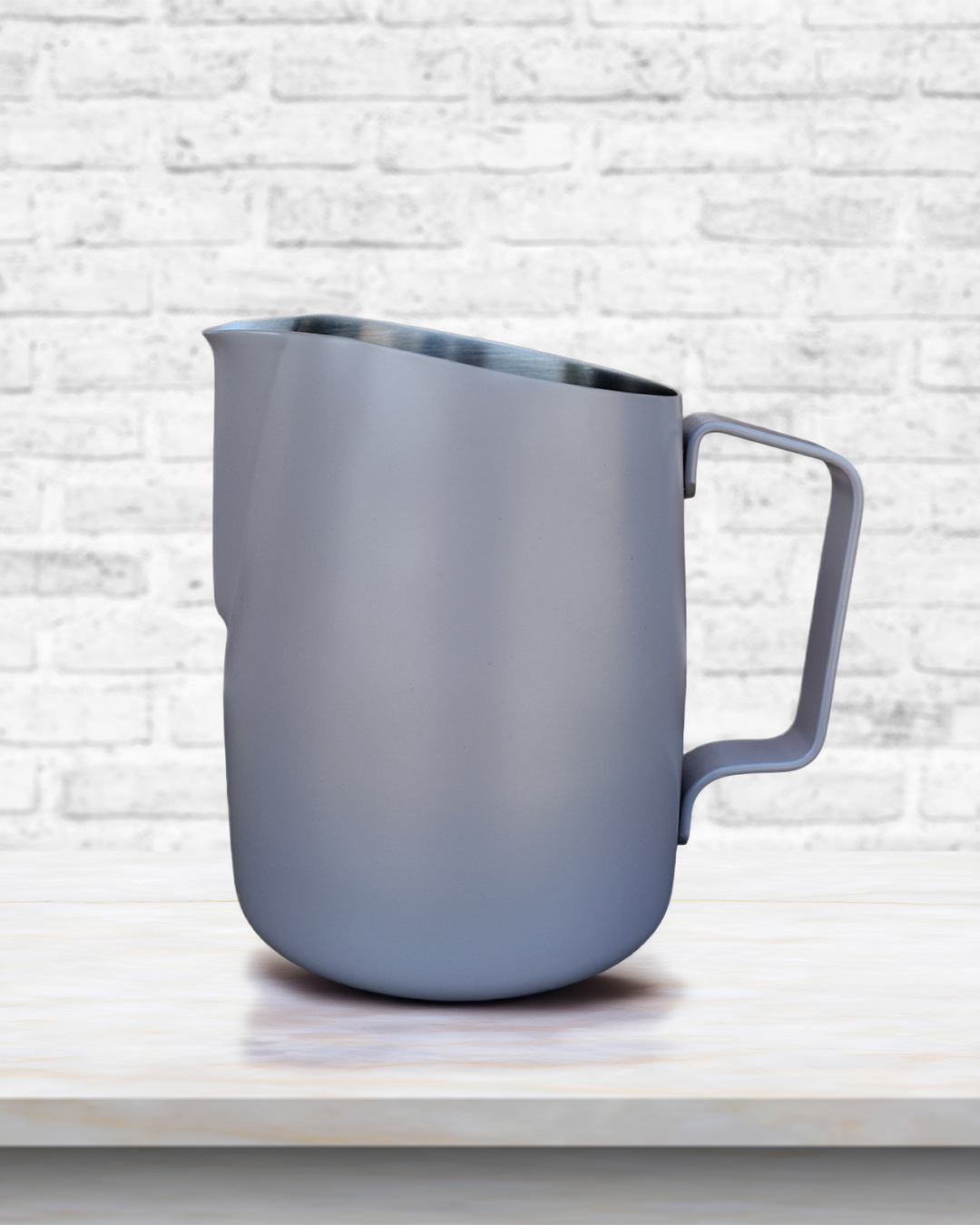 WPM 22oz Round Spout Pitcher